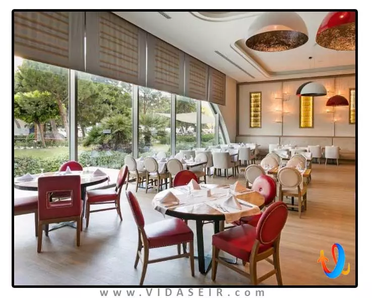 هتل-تایتانیک-دلوکس-لارا-آنتالیا