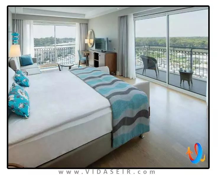 هتل-تایتانیک-دلوکس-گلف-بلک-آنتالیا