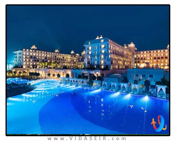 هتل-تایتانیک-دلوکس-گلف-بلک-آنتالیا