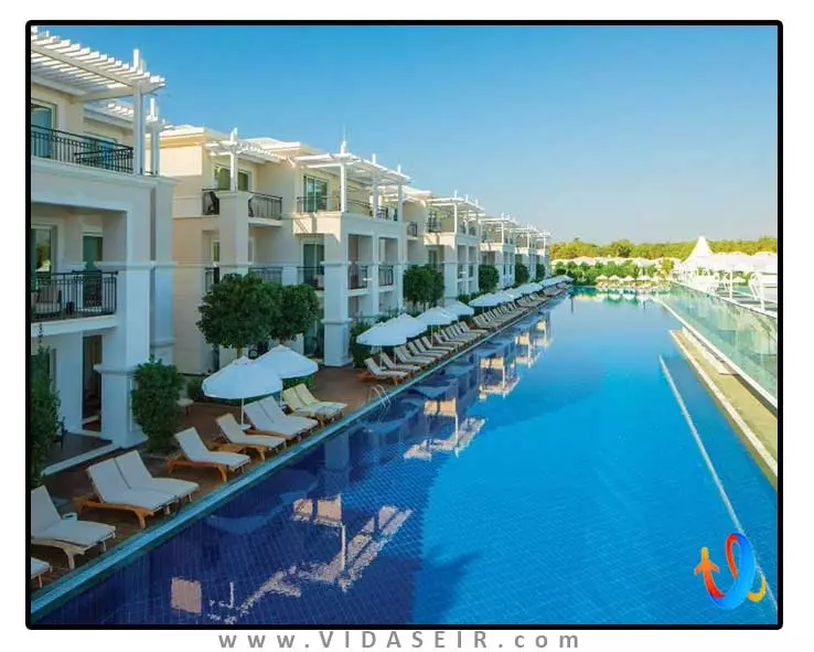 هتل-تایتانیک-دلوکس-گلف-بلک-آنتالیا