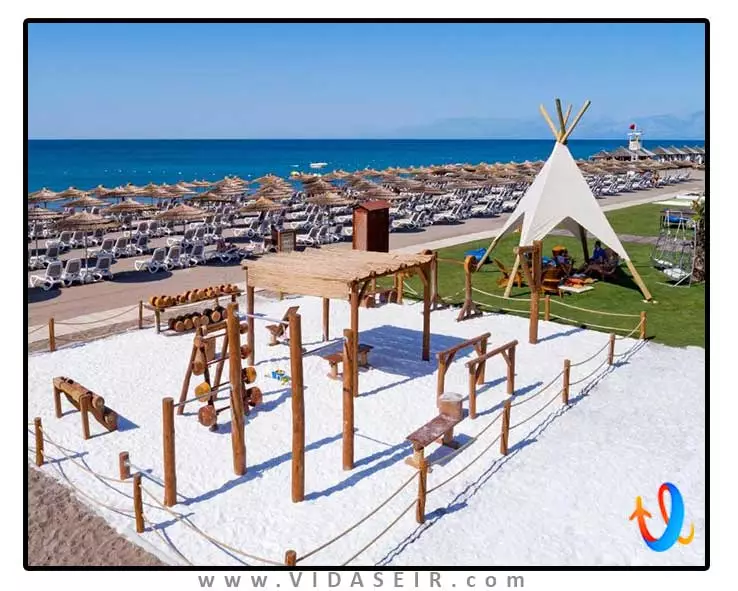 هتل-تایتانیک-دلوکس-گلف-بلک-آنتالیا