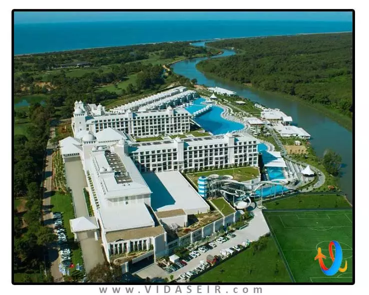 هتل-تایتانیک-دلوکس-گلف-بلک-آنتالیا