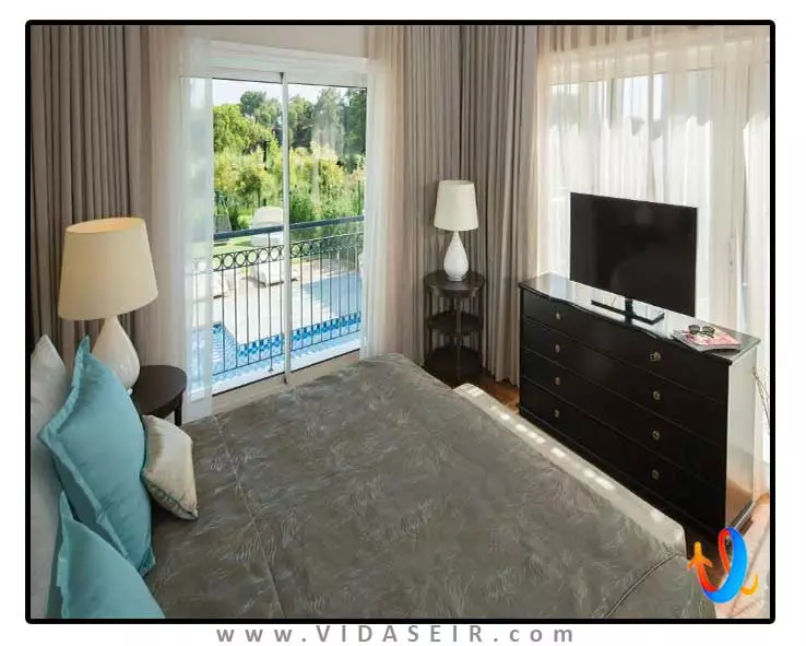 هتل-تایتانیک-دلوکس-گلف-بلک-آنتالیا