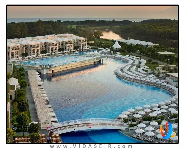 هتل-تایتانیک-دلوکس-گلف-بلک-آنتالیا