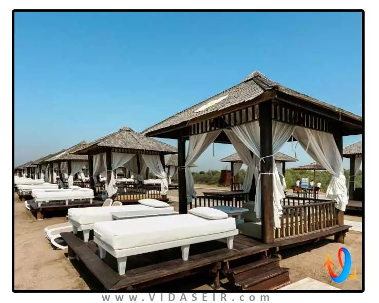 هتل-تایتانیک-دلوکس-گلف-بلک-آنتالیا