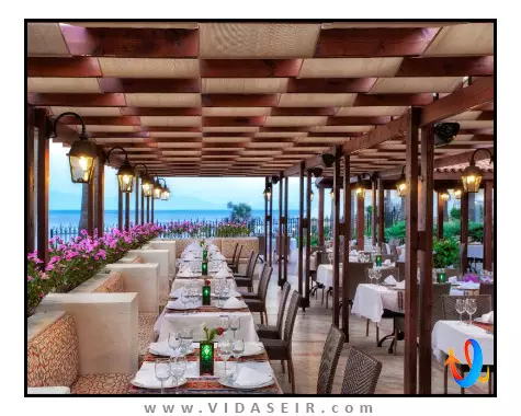 هتل-سلکتوم-کالرز-بدروم