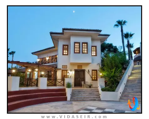 هتل-سلکتوم-کالرز-بدروم