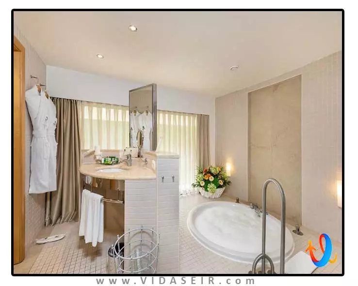 هتل-کورنلیا-دلوکس-آنتالیا